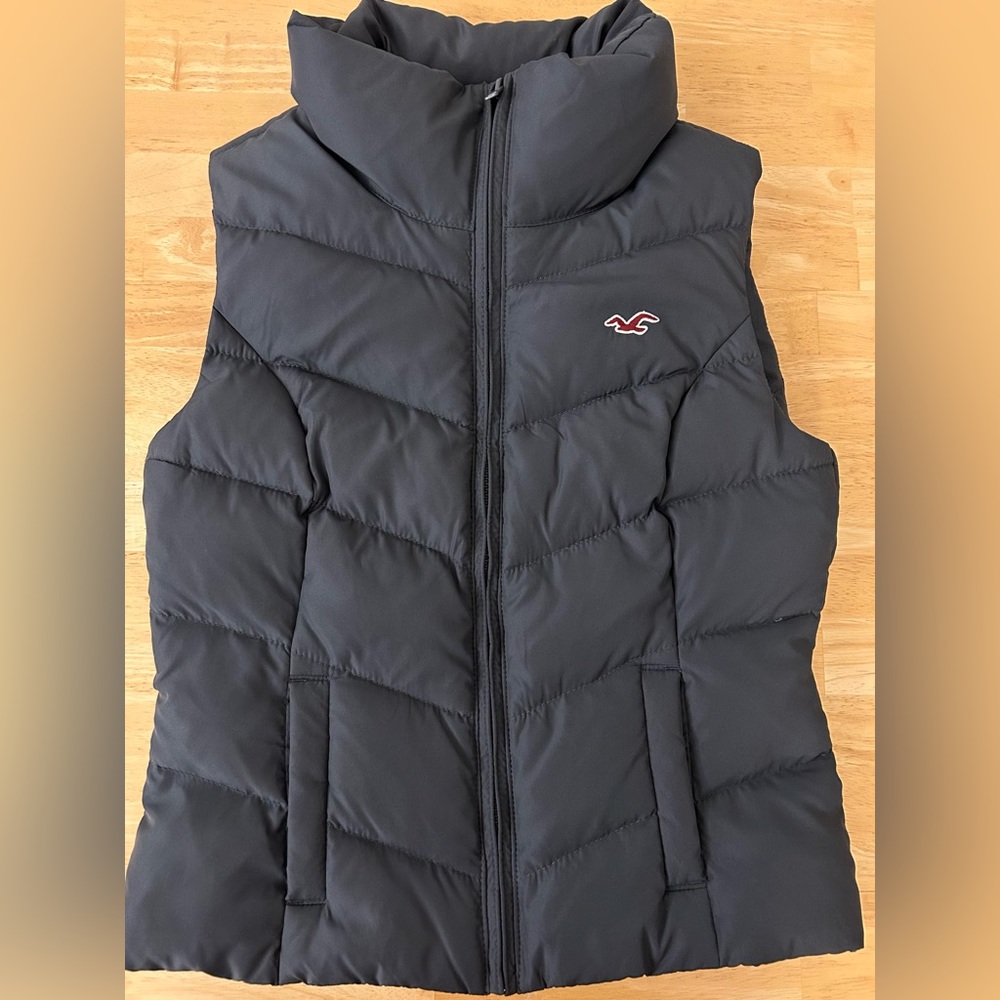 Hollister Co. Puffer Vest, NWT, Women’s Small, charcoal gray